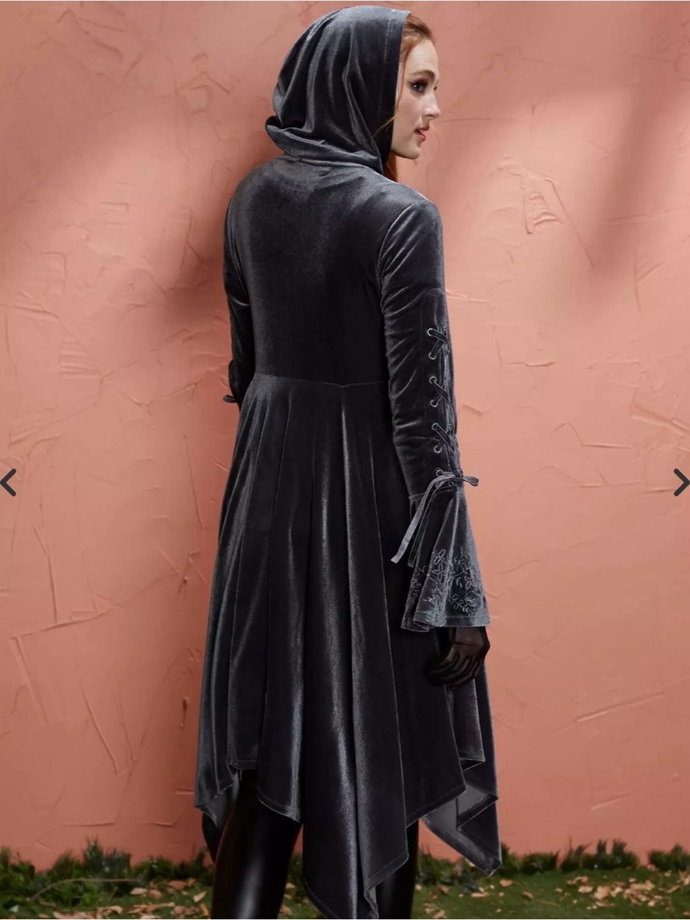 THE WITCHER Her Universe Yennefer Velvet Gothic Fairy Hooded Cloak